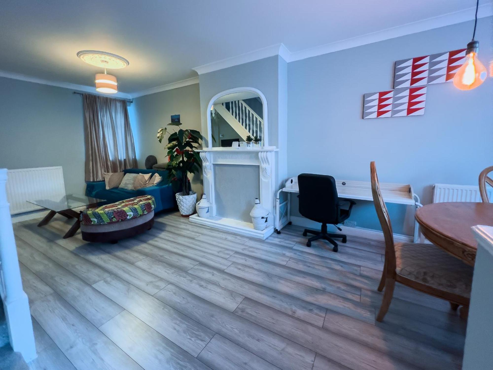 Spacious Retreat - Remote Worker & Family Friendly Portsmouth Exterior foto